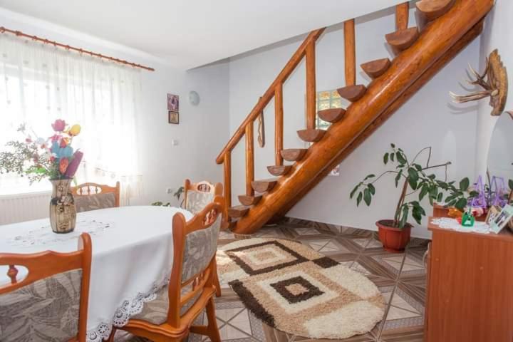 Casa Prundari Nicu și Mirela Hotel Poiana Teiului Exterior foto